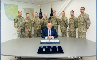 CA Guard soldiers received the Distinguished Flying Cross for their heroic wildfire rescue